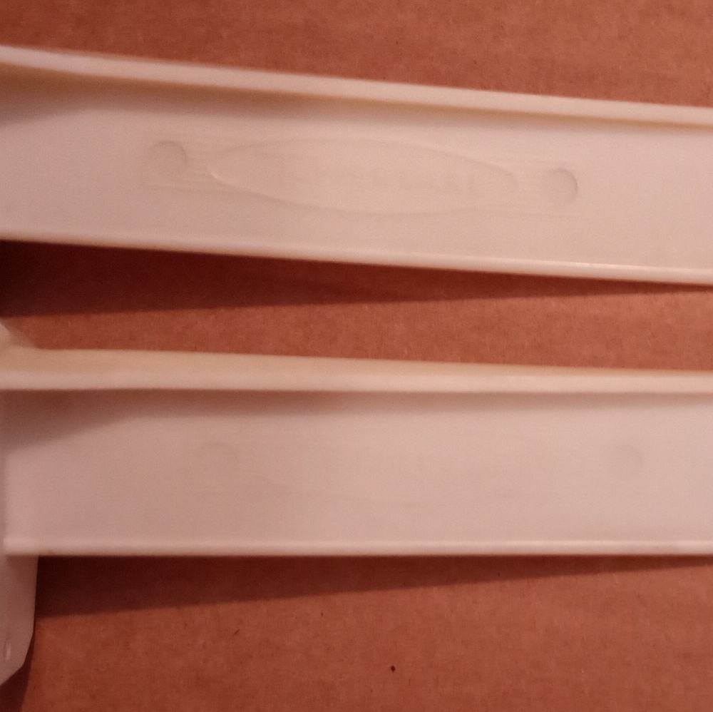 Tupperware lid holders